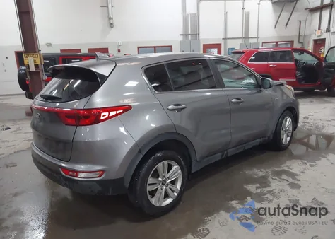 2018 Kia Sportage Lx z USA, uszkodzony, nr VIN KNDPMCAC2J7472299